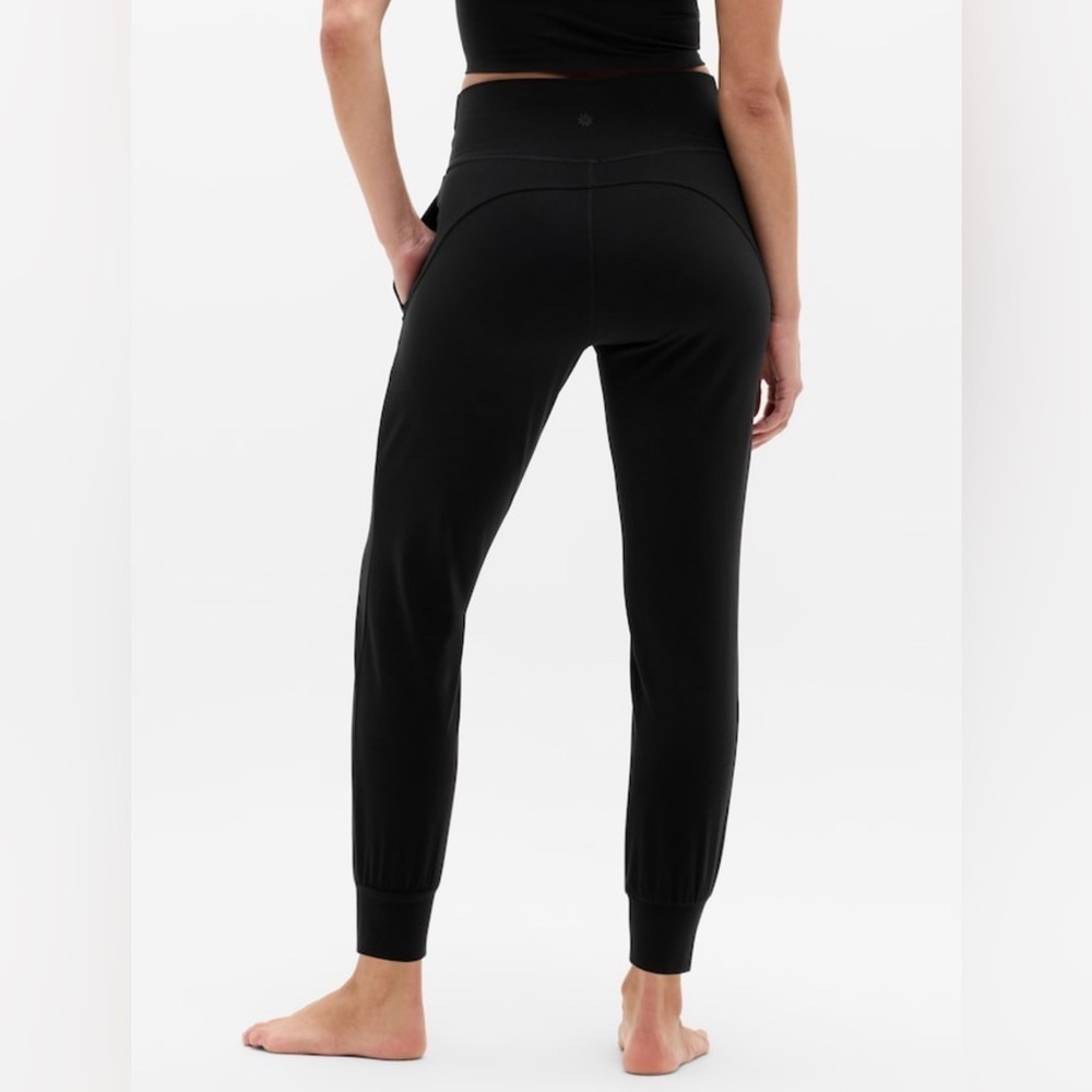 NWT Athleta Salutation Black Joggers Size Small (#531288) - Picture 3 of 9